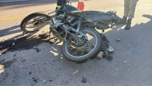 Acidente com moto ocorreu na rodovia PR-281. Foto: Divulgação/Bombeiros