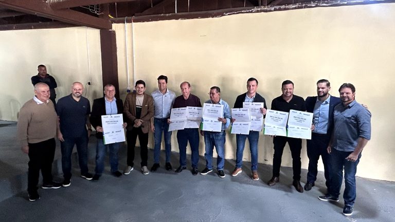 Prefeitos da região participaram de encontro com o secretário Guto Silva. Foto: Divulgação