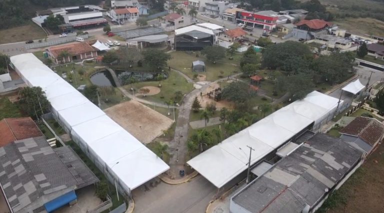 Praça da Bíblia recebe as festividades do aniversário de Quitandinha. Foto: Assessoria de Imprensa/Prefeitura de Quitandinha