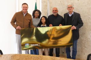 Ganhador do Nota Paraná descobre prêmio de R$ 1 milhão por conta própria. Foto: SEFA-PR