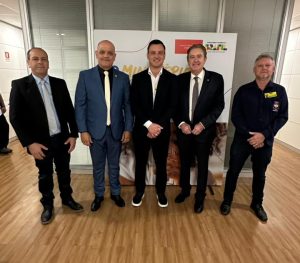 No Ministério das Cidades, pienenses asseguraram recursos para construção de casas. Foto: Divulgação