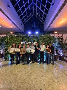 Representantes do município receberam o Selo em Curitiba. Foto: Assessoria de Imprensa/Prefeitura de Agudos do Sul