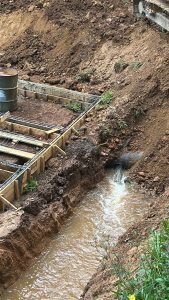 Rompimento de adutora afeta abastecimento de água na cidade. Foto: Assessoria de Imprensa/Prefeitura de São Bento do Sul