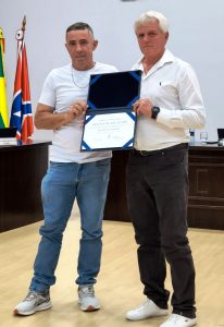 Tevo entregou moção a Ingomar Tschoke. Foto: Arquivo/O Regional