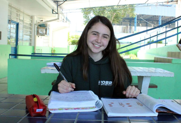 Déborah esteve entre os 100 alunos que participaram do intercâmbio por meio do Ganhando o Mundo. Foto: Arquivo/O Regional