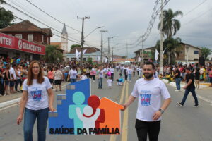 Equipe da Saúde no desfile. Foto: O Regional