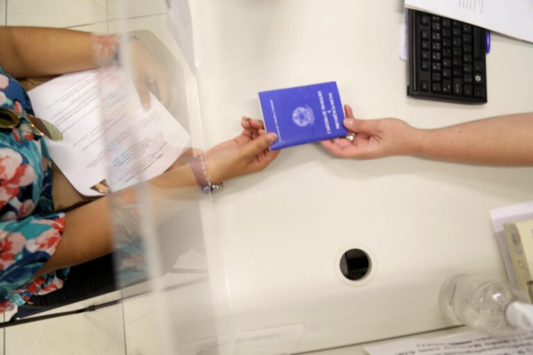 Agências do Trabalhador em todo o Estado estão com vagas disponíveis. Foto: Gilson Abreu/AEN