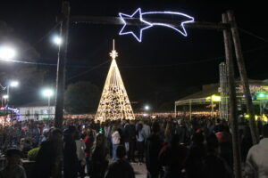 Grande público na Praça da Paz para o Natal Luz de Piên. Foto: O Regional