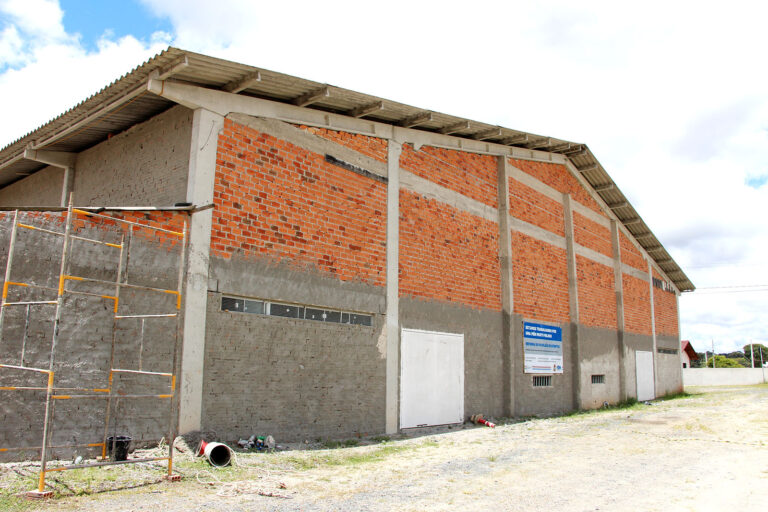 Melhorias são executadas na estrutura do pavilhão. Foto: Assessoria de Imprensa/Prefeitura de Piên