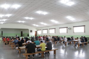 Candidatos a vagas realizam teste para serem contratados por empresas. Foto: Assessoria de Imprensa/Prefeitura de Mandirituba