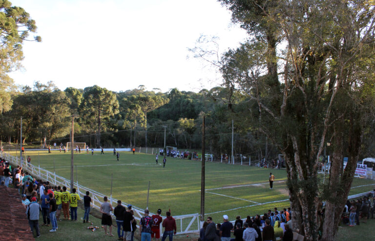 Campeonato do Ninho do Corvo atrai grande público em Quitandinha. Foto: Arquivo/O Regional
