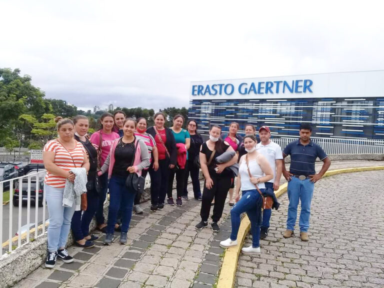 Moradores do bairro Postinho estiveram mobilizados na ação. Foto: Assessoria de Imprensa/Prefeitura de Tijucas do Sul