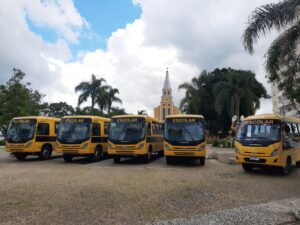 Novos ônibus integrarão a frota da Educação. Foto: Assessoria de Imprensa/Prefeitura de Mandirituba