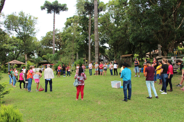 Famílias participantes acompanharam as atividades realizadas ao longo do encontro. Foto: Assessoria de Imprensa/Prefeitura de Piên