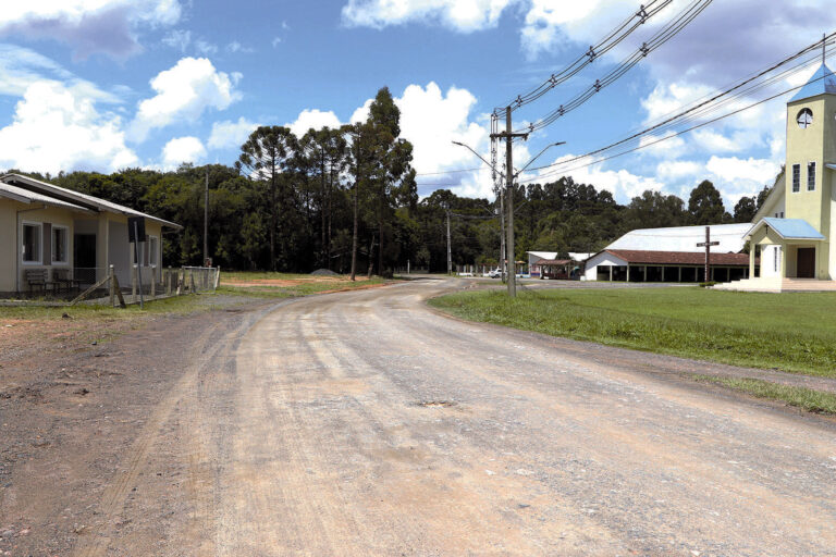 Novo financiamento prevê a execução de novas pavimentações, como na comunidade de Gramados. Foto: Assessoria de Imprensa/Prefeitura de Piên