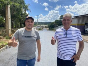 Prefeito acompanhou a obra concluída no bairro Lagoinha. Foto: Assessoria de Imprensa/Prefeitura de Mandirituba