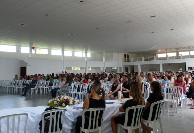 Profissionais da Educação de Piên durante o seminário. Foto: Arquivo/O Regional