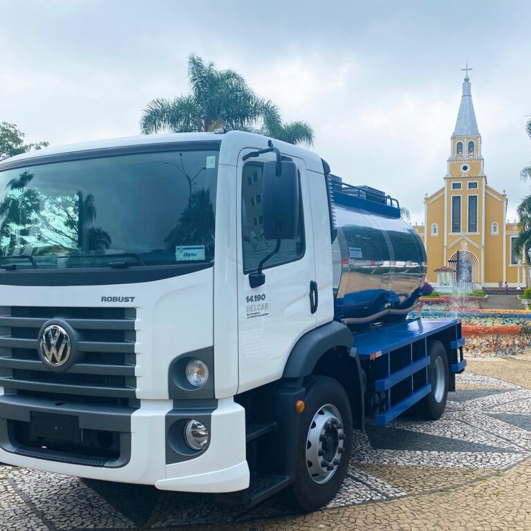 Novo caminhão foi recebido pelo município nesta semana. Foto: Assessoria de Imprensa/Prefeitura de Mandirituba