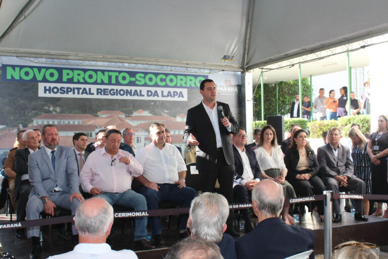 Governador, prefeito da Lapa e demais autoridades. Foto: O Regional