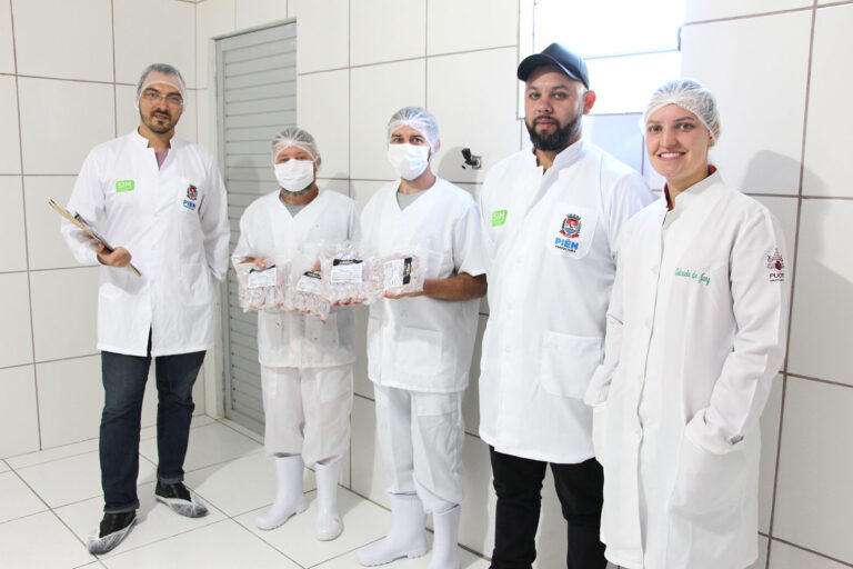 Processo de cultivo da carne é acompanhado pela Secretaria de Agricultura de Piên. Foto: Assessoria de Imprensa/Prefeitura de Piên