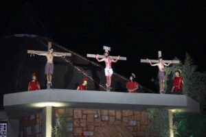 Encenação foi realizada em Rio Negro e levou emoção aos fiéis presentes. Foto: Assessoria de Imprensa/Prefeitura de Rio Negro