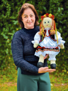 Artesã Jane Adur participará da feira com bonecas. Foto: Assessoria de Imprensa/Prefeitura de Campo do Tenente