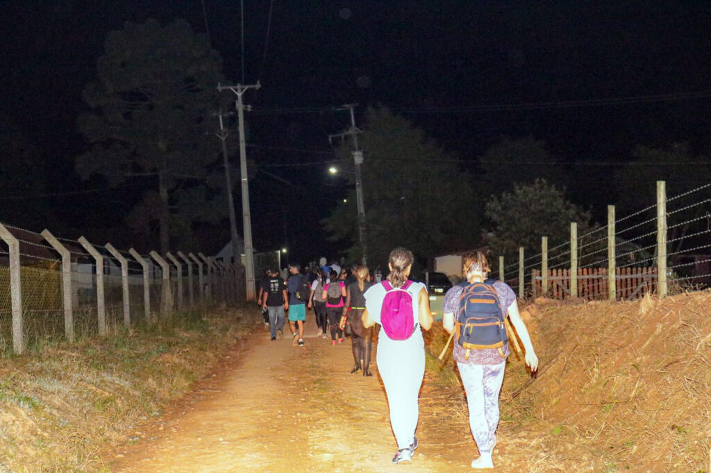 Caminhada noturna percorreu a área rural do município. Foto: Assessoria de Imprensa/Prefeitura de Mandirituba