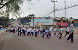 Caminhada pela Paz foi promovida pela Escola Marciano de Carvalho. Foto: Arquivo/O Regional