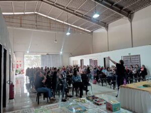 Profissionais da Educação participaram da capacitação. Foto: Assessoria de Imprensa/Prefeitura de Agudos do Sul