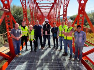 Prefeito e equipe do DER-PR visitaram a estrutura da ponte. Foto: Assessoria de Imprensa/Prefeitura de Campo do Tenente