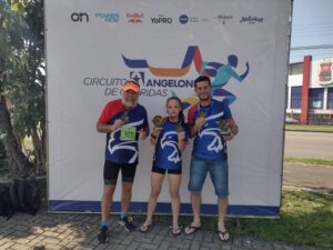 Beto Zanin, Layla e Leandro Orlandine tiveram bons resultados no Circuito Angeloni de Corrida. Foto: Divulgação