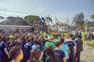 Semana da Pátria é celebrada com desfiles de estudantes e eventos festivos nos municípios. Foto: Assessoria de Imprensa/Prefeitura de Fazenda Rio Grande