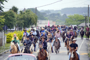 Cavalgada foi realizada no final de semana, dentro da programação festiva. Foto: Assessoria de Imprensa/Prefeitura de Campo do Tenente