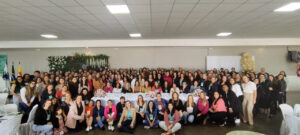 Profissionais estiveram reunidos durante evento comemorativo. Foto: Assessoria de Imprensa/Prefeitura de Quitandinha