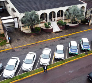 Seis novos automóveis foram recebidos pela prefeitura de Quitandinha. Foto: Assessoria de Imprensa/Prefeitura de Quitandinha