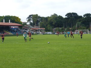 Jogos de futebol em Piên. Foto: O Regional