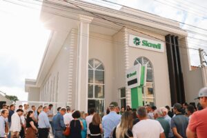 Nova agência do Sicredi foi inaugurada na cidade da Lapa. Foto: Assessoria de Imprensa/Prefeitura da Lapa