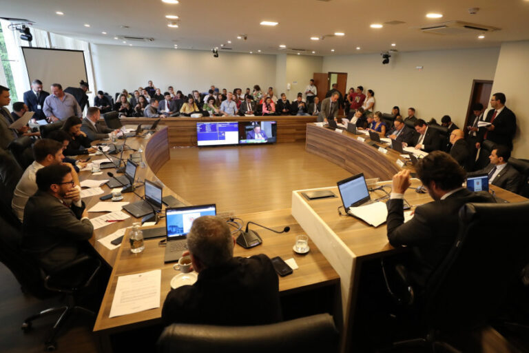 Assuntos importantes estão na pauta da CCJ para a reunião. Foto: Valdir Amaral/Alep