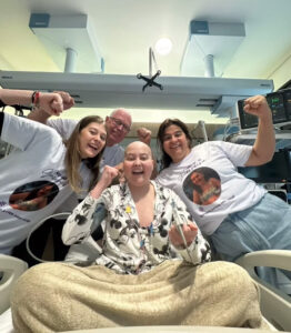 Lara e sua família compartilharam a notícia sobre a conquista do tratamento. Foto: Reprodução/Redes Sociais