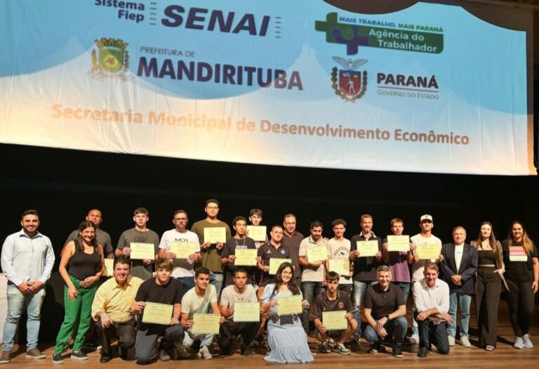 34 alunos de Mandirituba receberam a certificação de cursos do programa Qualifica Paraná. Foto: Assessoria de Imprensa/Prefeitura de Mandirituba
