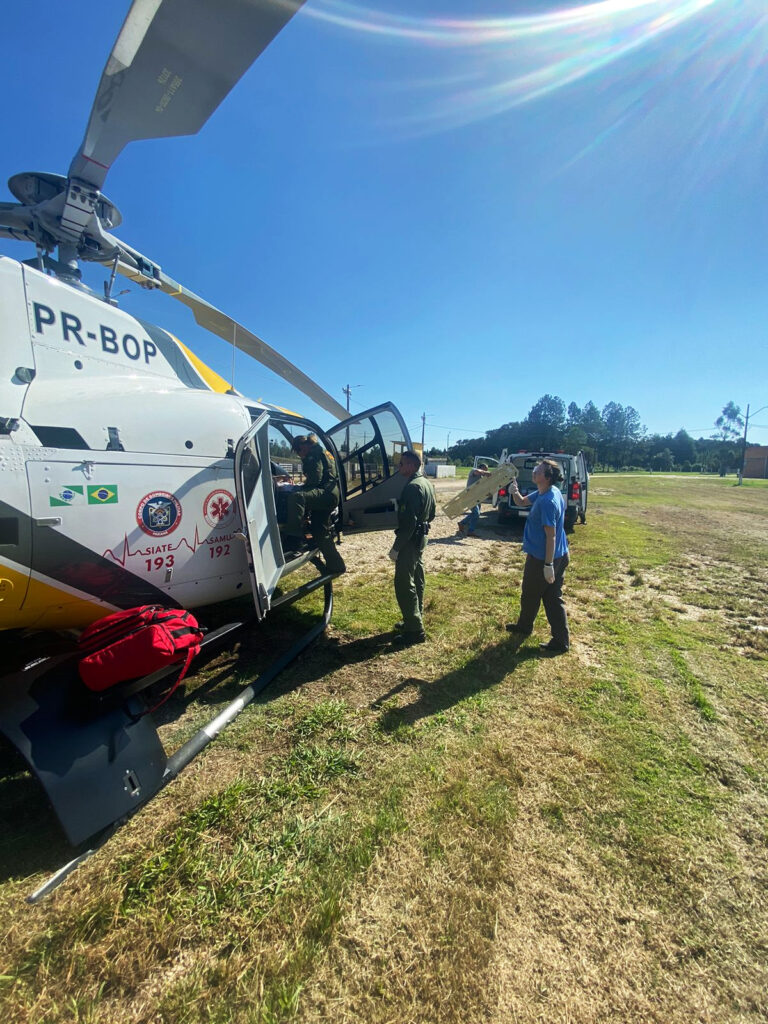 Helicóptero do BPMOA socorreu a vítima de queimadura em Campo do Tenente. Foto: BPMOA