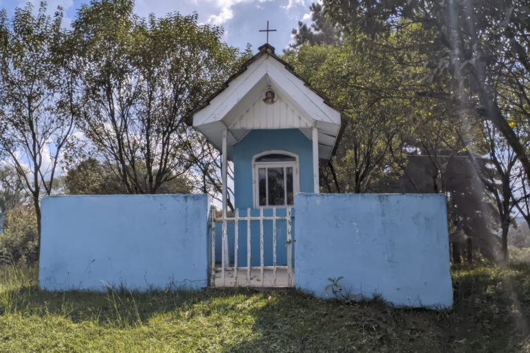 Menor cemitério do mundo está na cidade de Rio Negro. Foto: Viaje Paraná