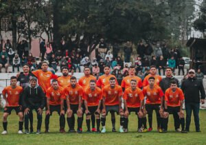 Time do Bar100Lona assegurou o título da competição de futebol. Foto: Departamento de Esportes de Tijucas do Sul