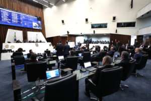 Deputados apreciaram a criação do programa contra uso de drogas. Foto: Orlando Kissner/Alep