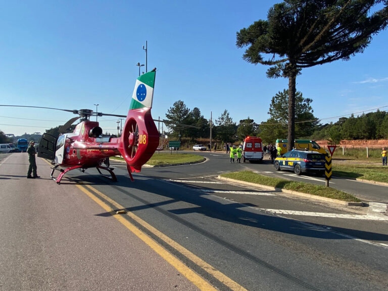 Equipes de socorro atuaram no atendimento do acidente. Foto: Divulgação/BPMOA