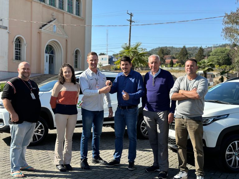 Saúde de Agudos recebeus novos veículos. Foto: Assessoria de Imprensa/Prefeitura de Agudos do Sul