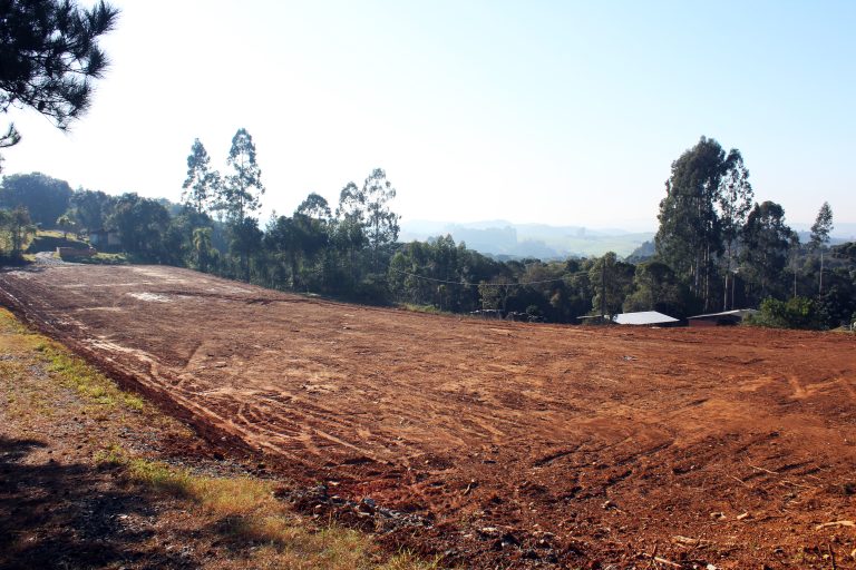 Serviços de terraplanagem já foram realizados no terreno onde será construída a creche. Foto: Arquivo/O Regional