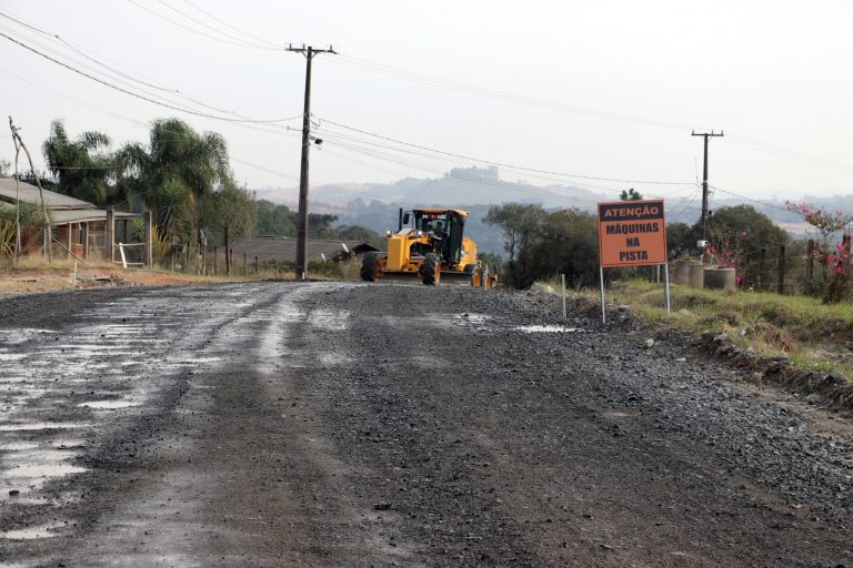 Obras estão sendo executadas na estrada da comunidade de Campina dos Crespins. Foto: Arquivo/O Regional