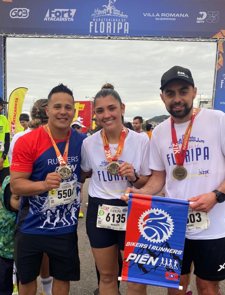 Trio de atletas de Piên esteve na Maratona de Floripa. Foto: Divulgação