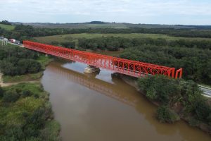 Ponte entre Lapa e Campo do Tenente será bloqueada para manutenção. Foto: DER